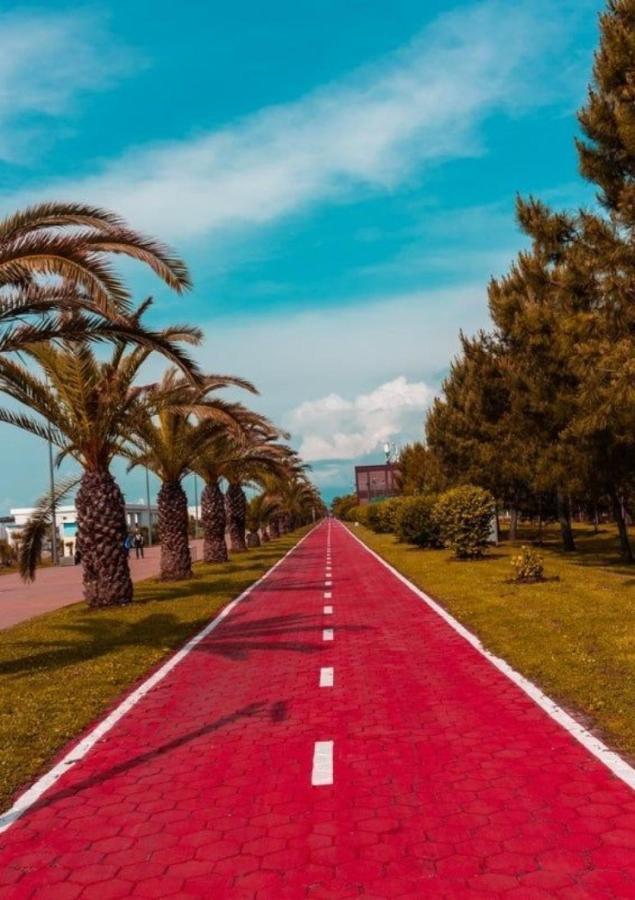 Batumi Beach Side & Sea View Aparthotel المظهر الخارجي الصورة